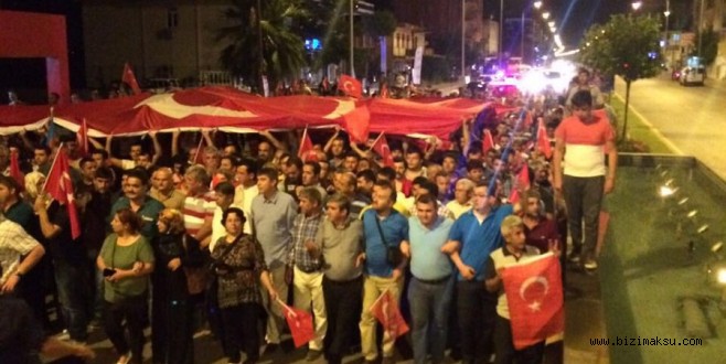 Demokrasi Nöbetinde Coşku Katlanarak Sürüyor