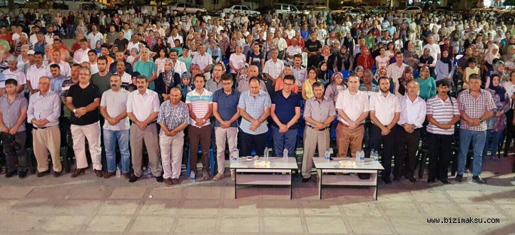 DEMOKRASİ NÖBETİNDE ŞÜKÜR NAMAZI