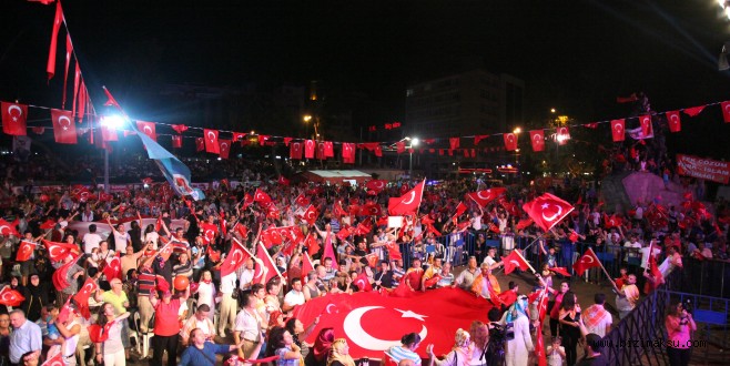 Demokrasi Sevdası Engel Tanımıyor