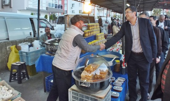 DİNÇ PAZARLARA İNDİ