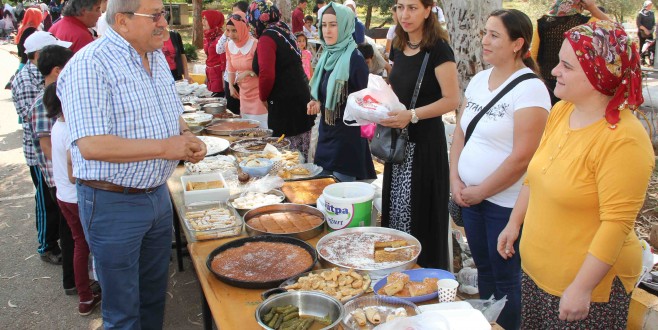 Döşemealtı Belediyesi eğitim kurumlarının etkinliklerini destekliyor