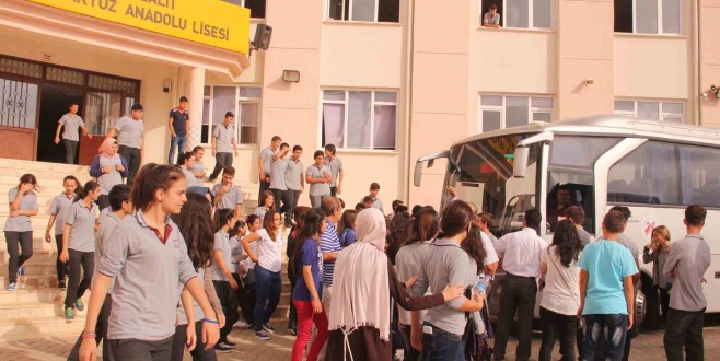 Döşemealtı Belediyesi, öğrencileri Kitap Fuarıyla buluşturuyor