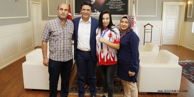 Döşemealtı’lı Sporcu Bangkok’da Dünya Üçüncüsü Oldu