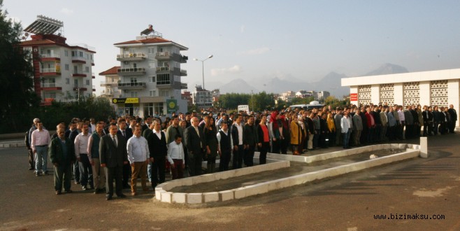 Döşemealtı’nda Sirenler Eşliğinde ATA’ya Saygı