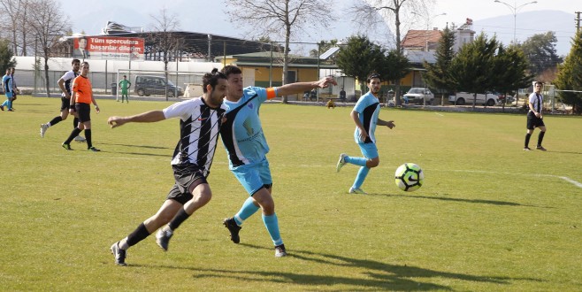 DÖŞEMEALTILI FUTBOLCULAR BAŞARIDAN BAŞARIYA KOŞUYOR