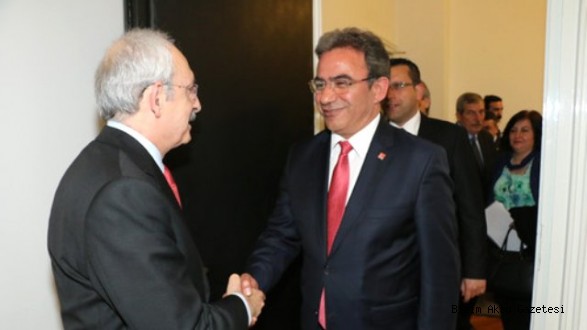 Ekonomide Çözüm Raporunu Kılıçdaroğlu'na Sundu