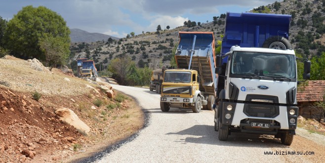 Elmalı Dereköy-Macun Grup Yolu Asfaltlanıyor