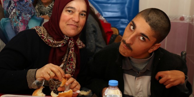 ENGELLİ BİREYLERİ BULUŞTURAN YEMEK