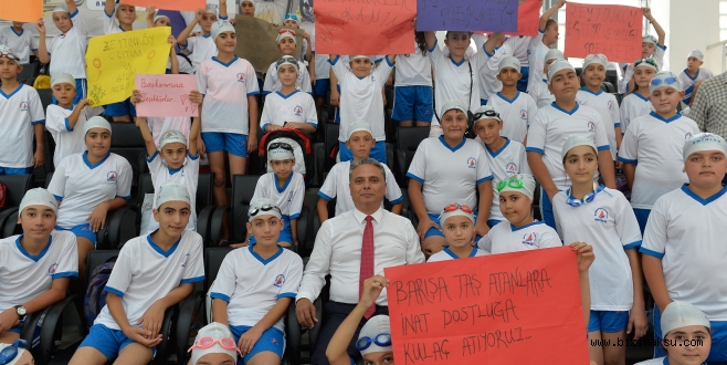 Geleceğini Yüzücüleri Sertifikalarını Aldı