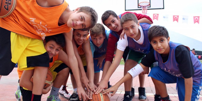 Genç basketçiler Cumhuriyet Kupası’nda kapıştı