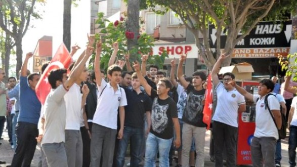 Gençlerin Parti Kavgasını Polis Sonlandırdı