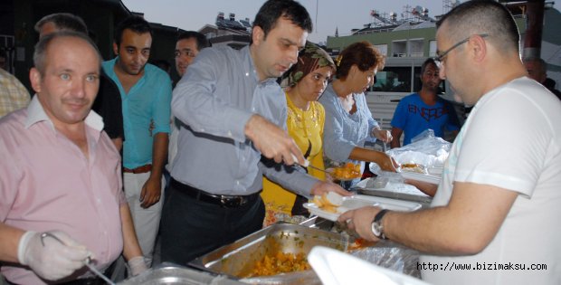 Ak Parti Güzeloba’da iftarda Buluştu