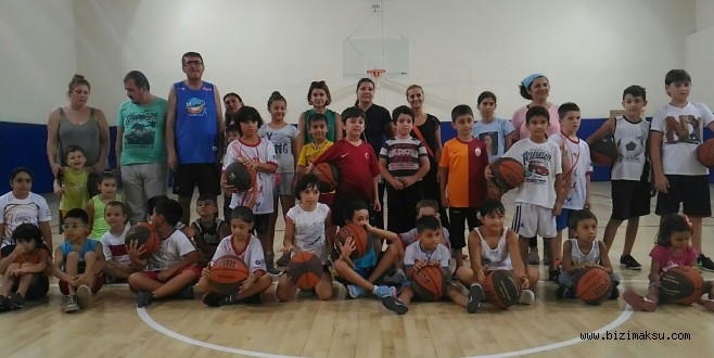 İL SPOR MERKEZLERİ YAZ DÖNEMİNİ KAPATTI