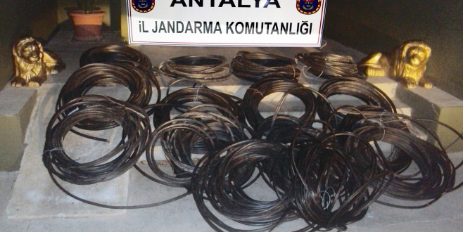 KABLO HIRSIZLIĞINDAN YAKALANAN ZANLILAR SERBEST