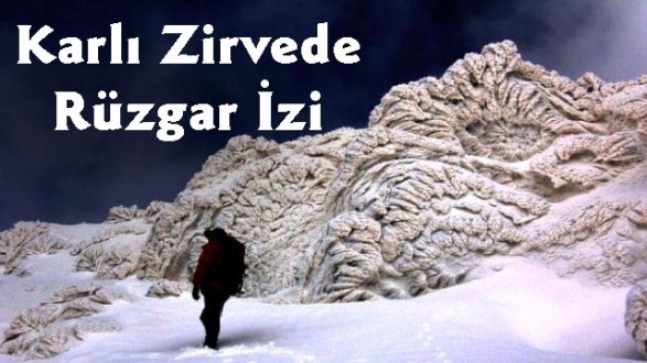 Karlı Zirvede Rüzgar İzi