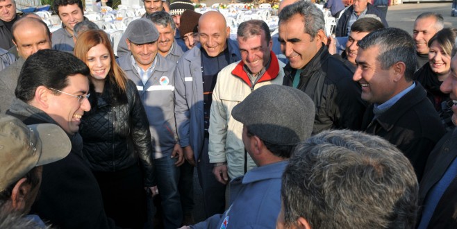 Kepez’de taşeron işçilerin yüzü gülüyor