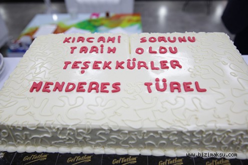 KIRCAMİ MUHTARLARINDAN TÜREL’E PASTALI TEŞEKKÜR