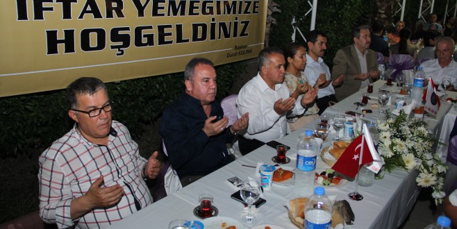 Konyaaltı’nda esnaf iftarda bir araya geldi