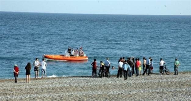 Konyaaltı Plajı'nda Yabancı Cisim Alarmı