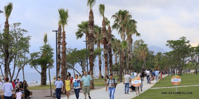 Konyaaltı Sahili yaşam merkezi oldu