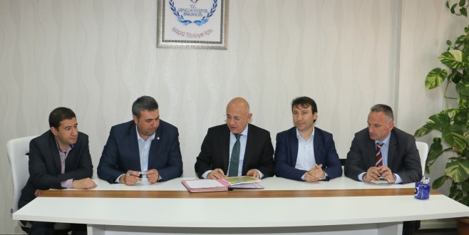 “Koşabiliyorken Koş İlçeler Arası Futbol” Turnuvasının Protokolü İmzaladı