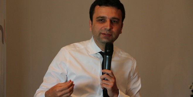 “Mavi Boncuk Dağıtarak Ülke Yönetilmez”
