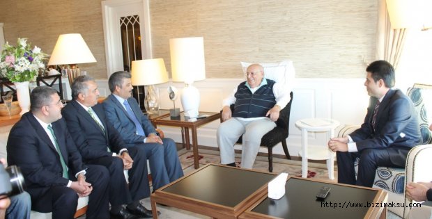 MHP’LİLERDEN DEMİREL’E NEZAKET ZİYARETİ