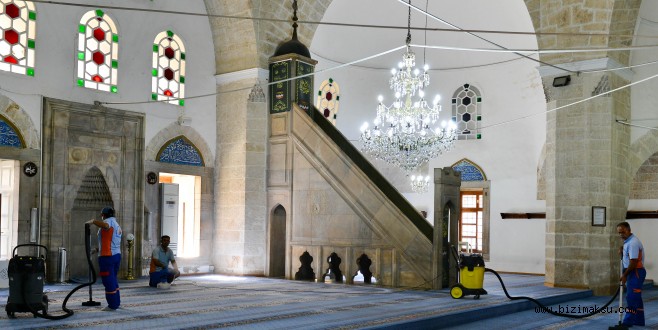 MURATPAŞA’DA CAMİLERE BAYRAM TEMİZLİĞİ