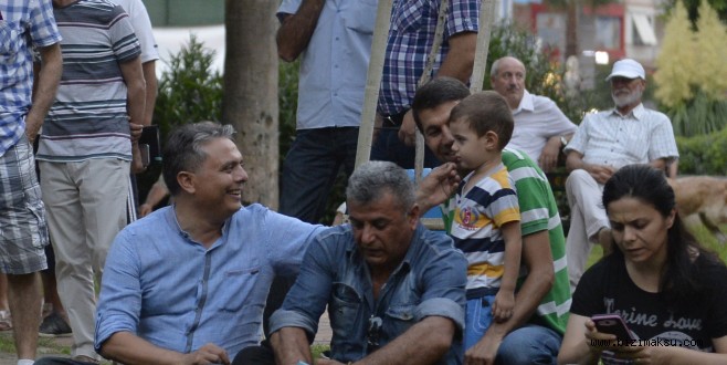 MURATPAŞA’DA ŞARKILAR CUMHURİYET VE DEMOKRASİ İÇİN SÖYLENDİ