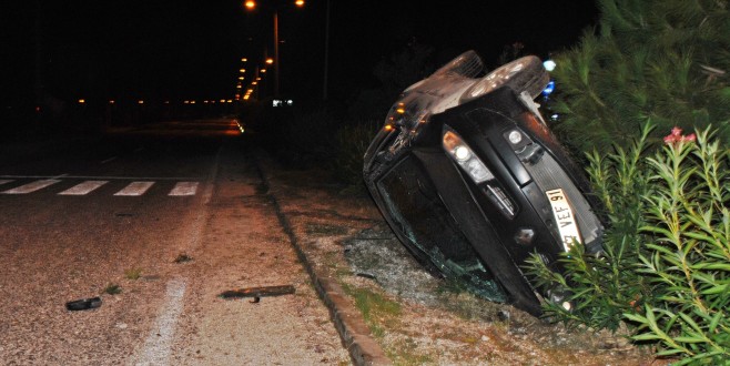 OTOMOBİL TAKLA ATTI: 4 YARALI