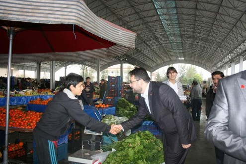 Saadet halkın içinde