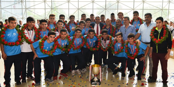 Şampiyon U17’ler Fenerbahçe’yle Karşılaşıyor