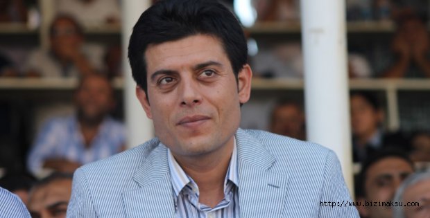 “SIKIŞAN TÜRBANA SARILIYOR”