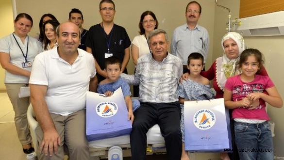 SÜNNET ÇOCUKLARINI ZİYARET ETTİ