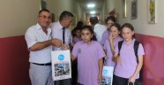 Aksu Belediyesi’nden kırtasiye yardımı