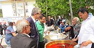 Aksu MHP'li Tarkan Akıllı’yı bağrına bastı