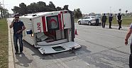 Ambulans Tur otobüsüne çarptı 5 hafif yaralı