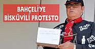 BAHÇELİ'YE BİSKÜVİLİ PROTESTO