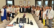 Başkan Böcek, Öğrencilerle Kucaklaştı