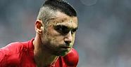 Burak Yılmaz'ın Nişanlısıyla Dürüm Keyfi