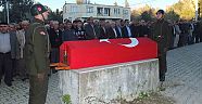 HIZAR MAKİNESİNİN ÜZERİNE DÜŞEREK ÖLEN ER TOPRAĞA VERİLDİ