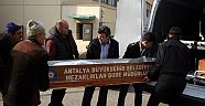 KESTİĞİ AĞACIN ALTINDA KALDI