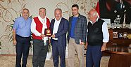 KÖKSALAN’DAN BAŞKAN ŞAHİN’E TEŞEKKÜR PLAKETİ
