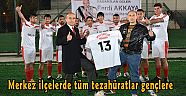 Merkez ilçelerde tüm tezahüratlar gençlere