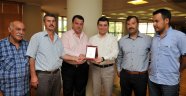 Yörüklerden Tütüncü’ye plaket