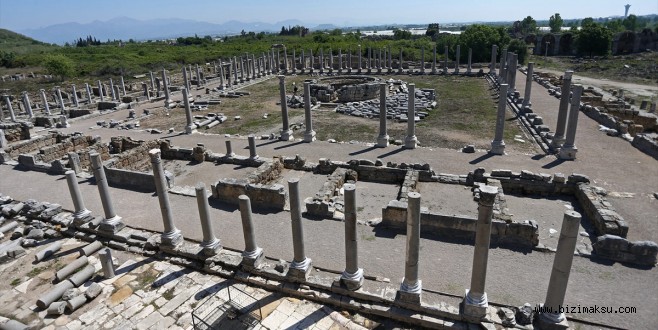 TARİHE IŞIK TUTAN KENT: PERGE