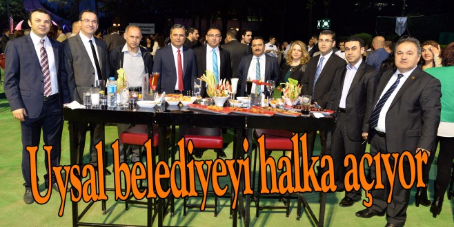 Uysal belediyeyi halka açıyor