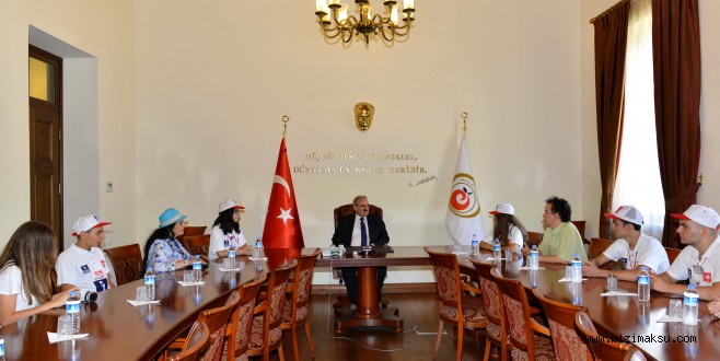 VALİ KARALOĞLU BURSA’DAN GELEN ÖĞRENCİLERİ AĞIRLADI
