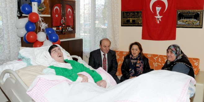VALİ ÖZTÜRK, UMUT’U ZİYARET ETTİ