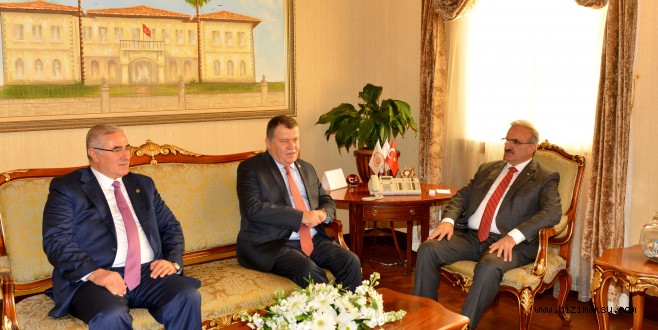 YARGITAY BAŞKANI İSMAİL RÜŞTÜ CİRİT VALİ KARALOĞLU'NU ZİYARET ETTİ